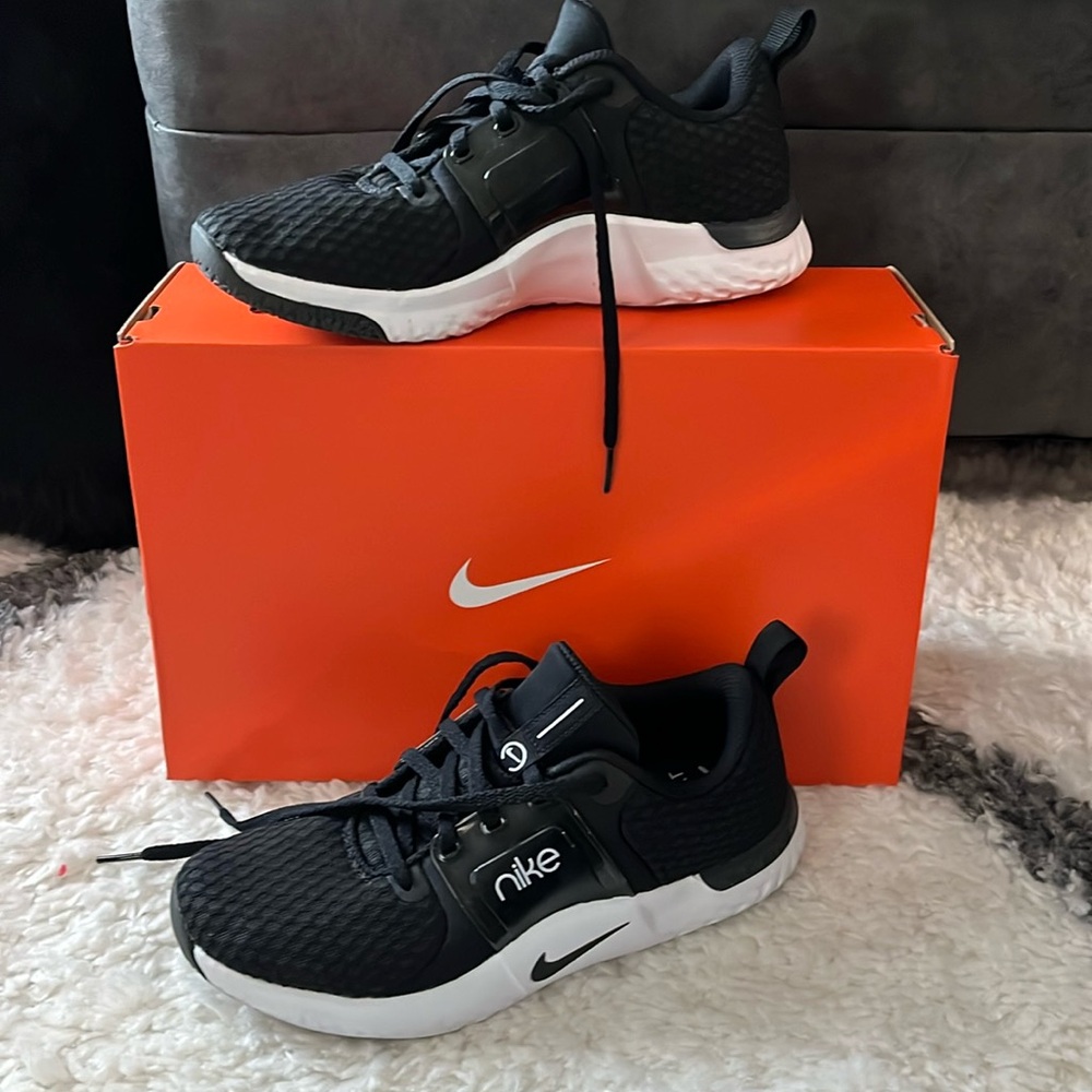 Like new Nike sneakers